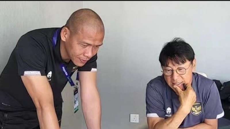 HLV Shin Tae Yong và HLV Nova Arianto